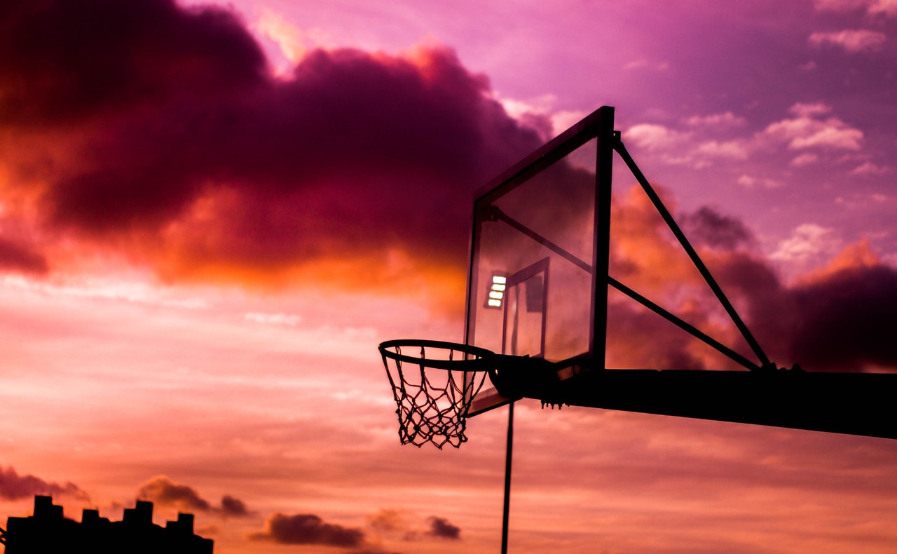 Analiza koszykówki - oczekiwanie końca spotkania
